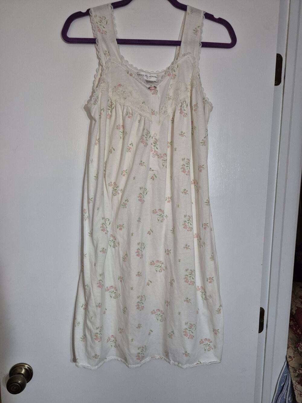 💥 Miss Elaine Nightgown Medium M Smocked Bodice Lace Trim Sleepshirt D1